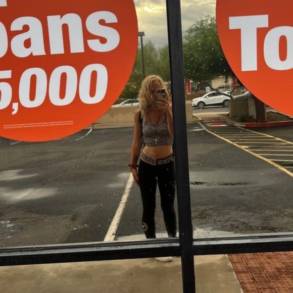 Meet your Posher, Brii - Picture 1 of 1